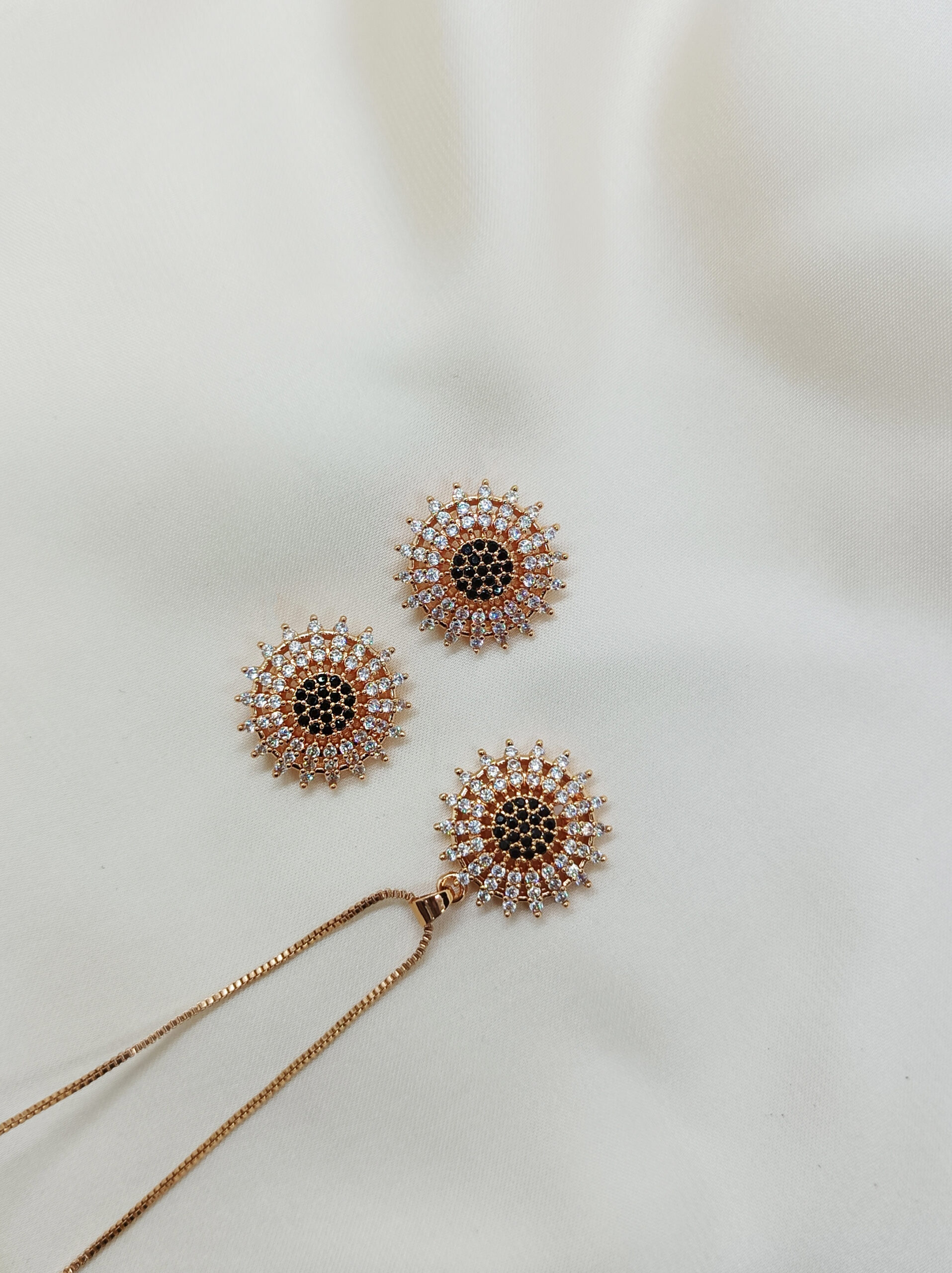 Rose Diamond Sunflower Set - Image 2