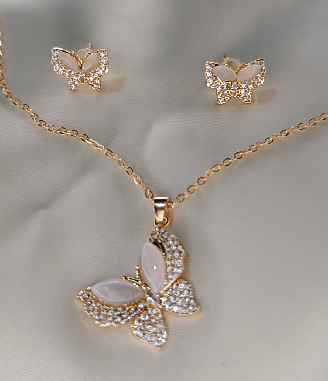 Elegant Butterfly Necklace Set